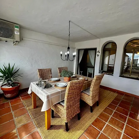 Apartment En Pueblo Evita Con Piscina Y Terraza
