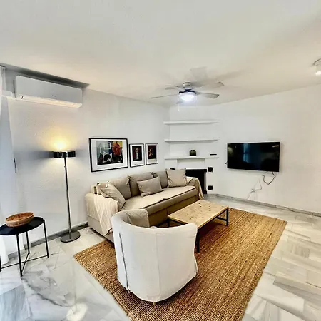 En Pueblo Evita Con Piscina Y Terraza Apartamento