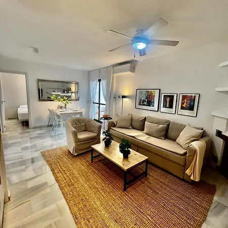 En Pueblo Evita Con Piscina Y Terraza Apartamento Benalmádena